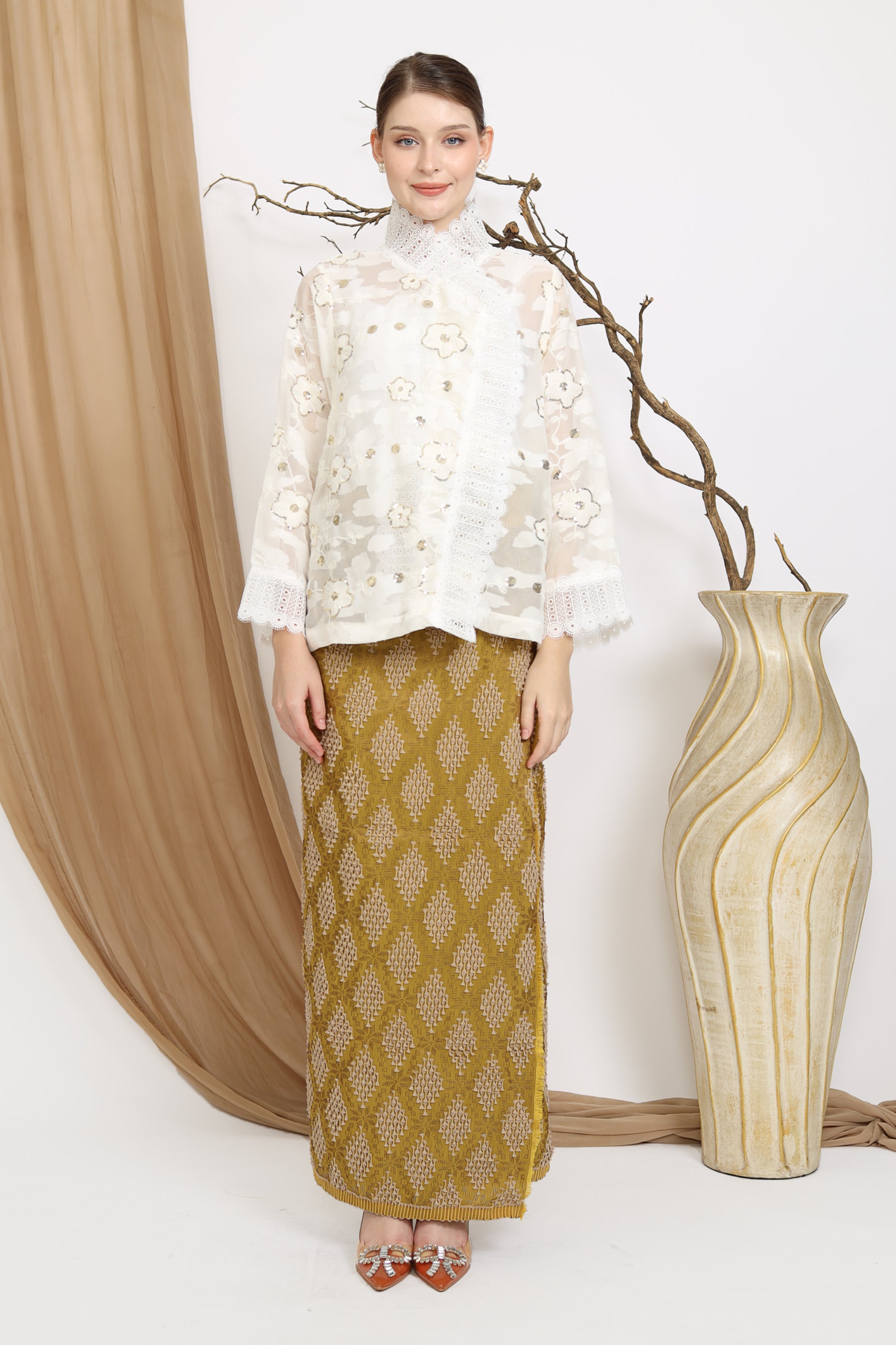 #color_ivory