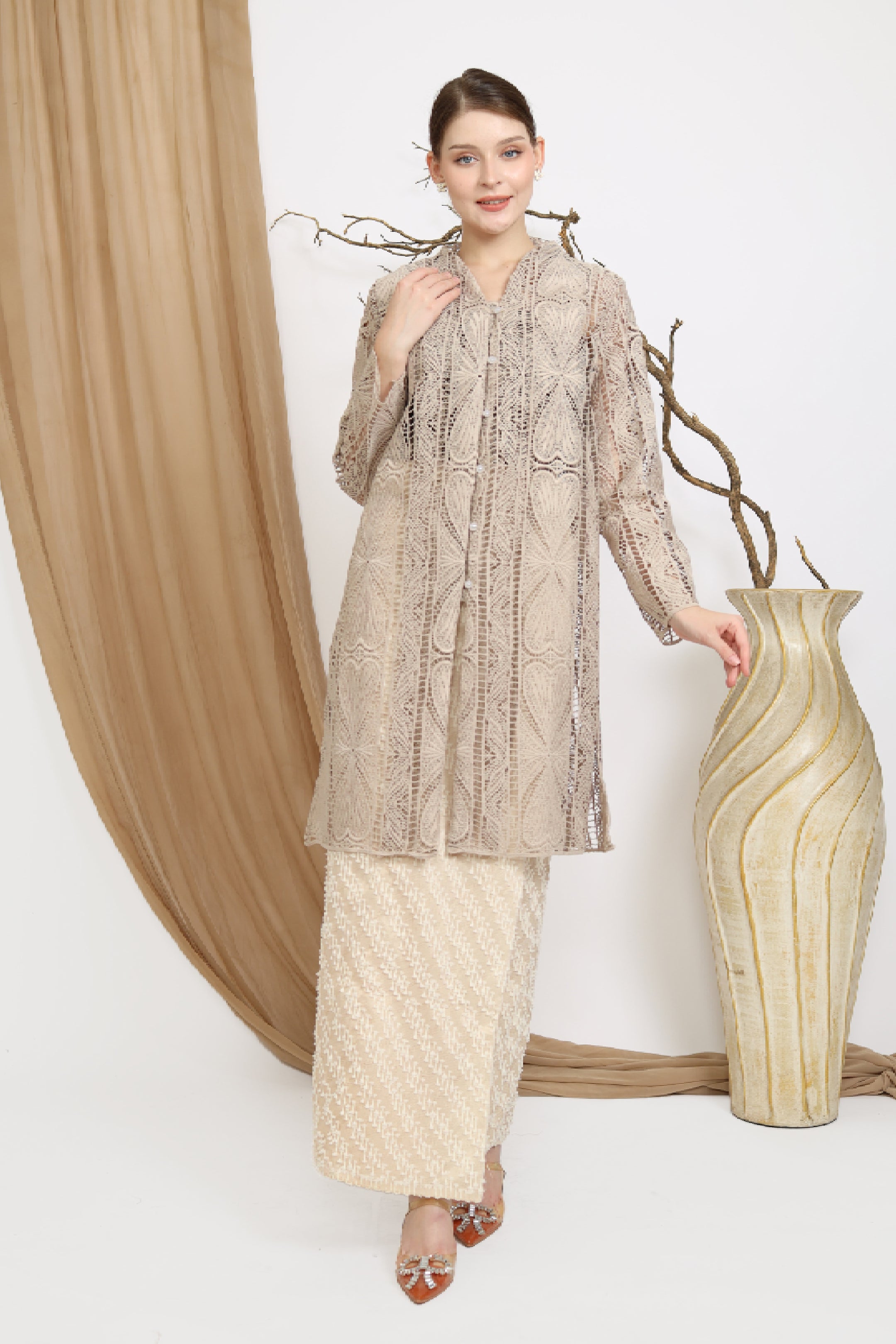 AT / Nauraa Top