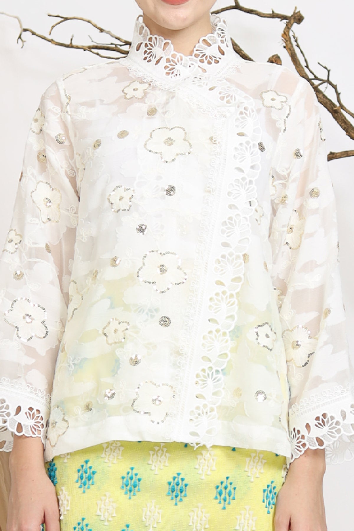 #color broken white