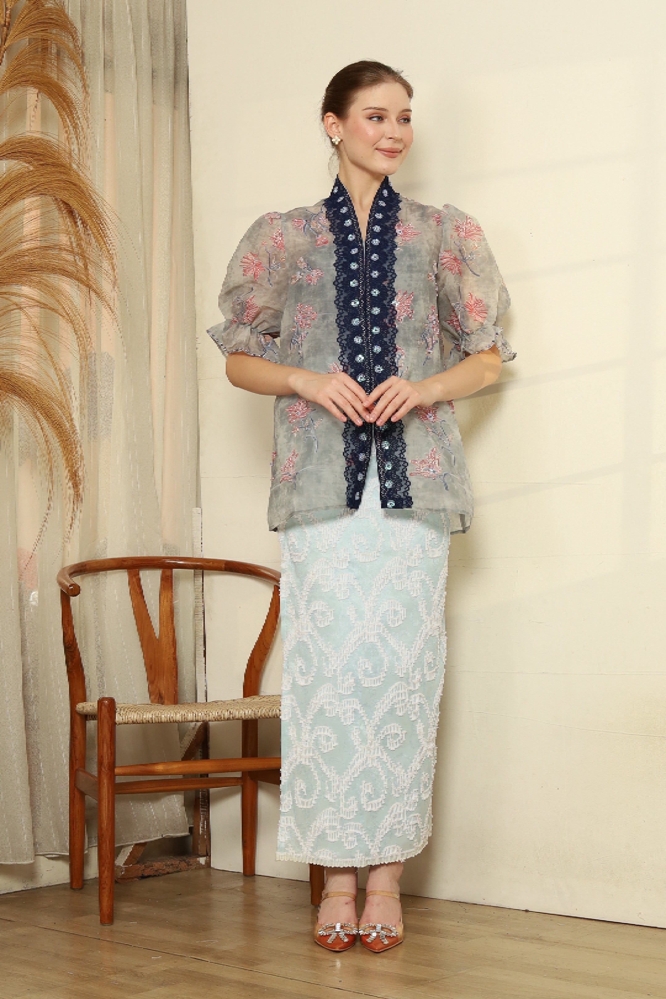 AT / Nirmala Top