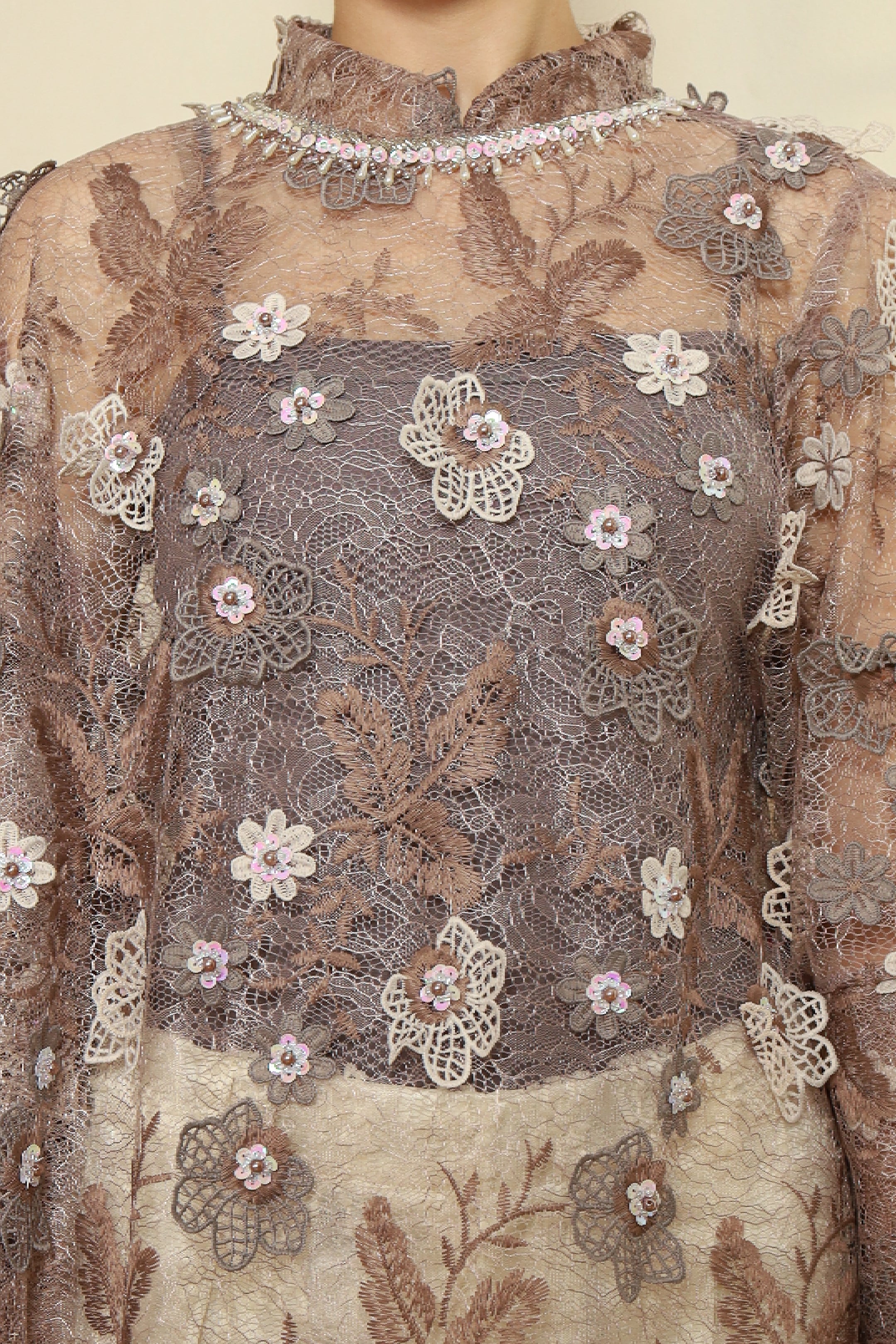 #color_taupe