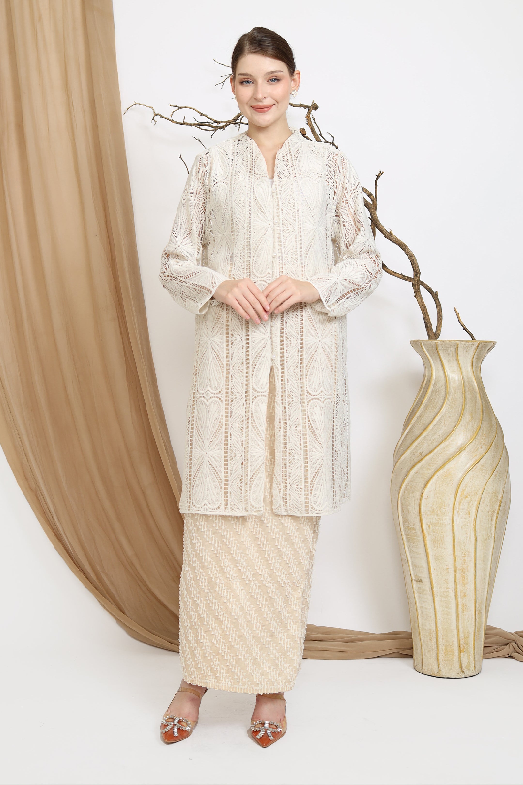 AT / Nauraa Top