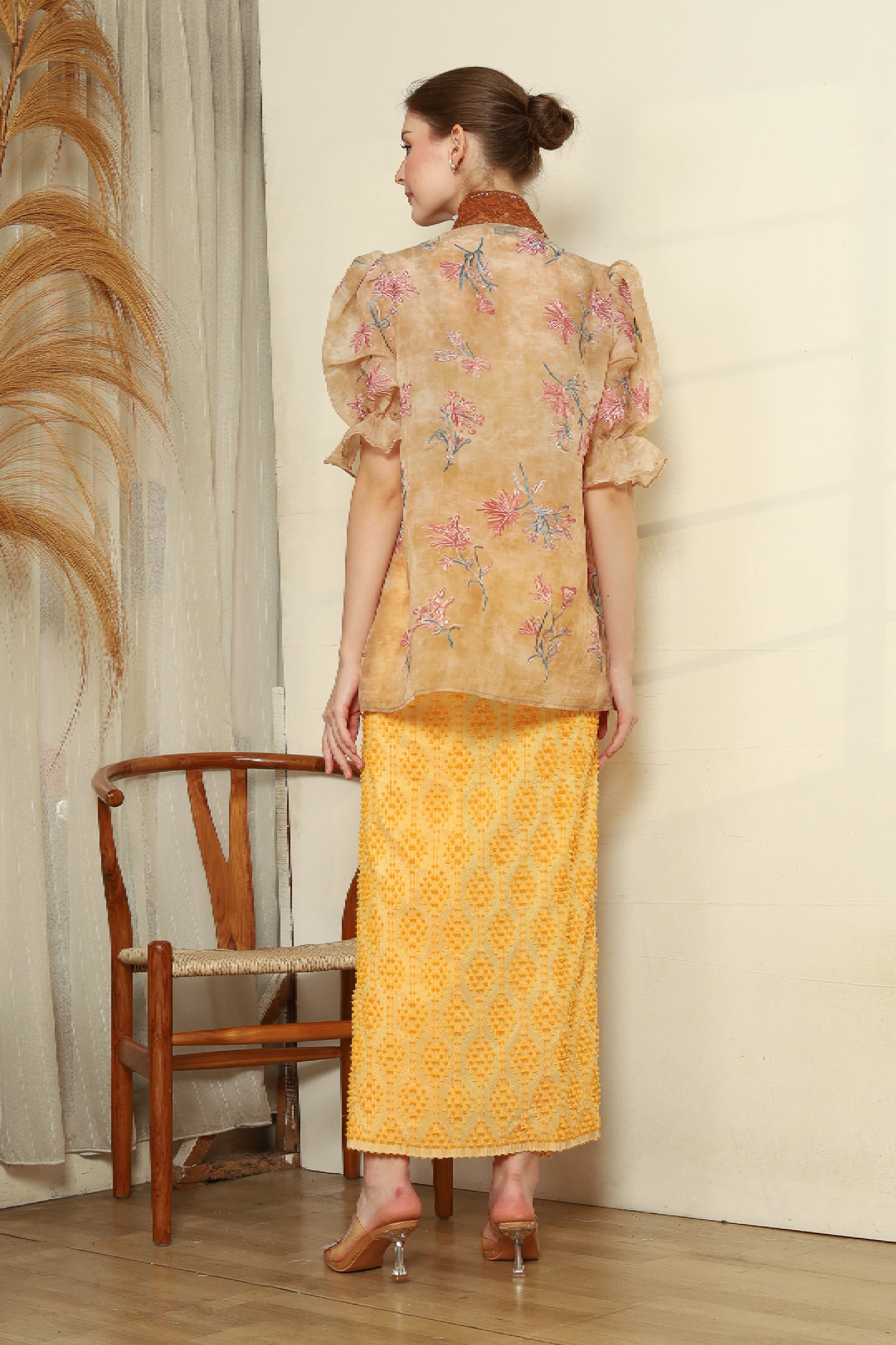 AT / Nirmala Top