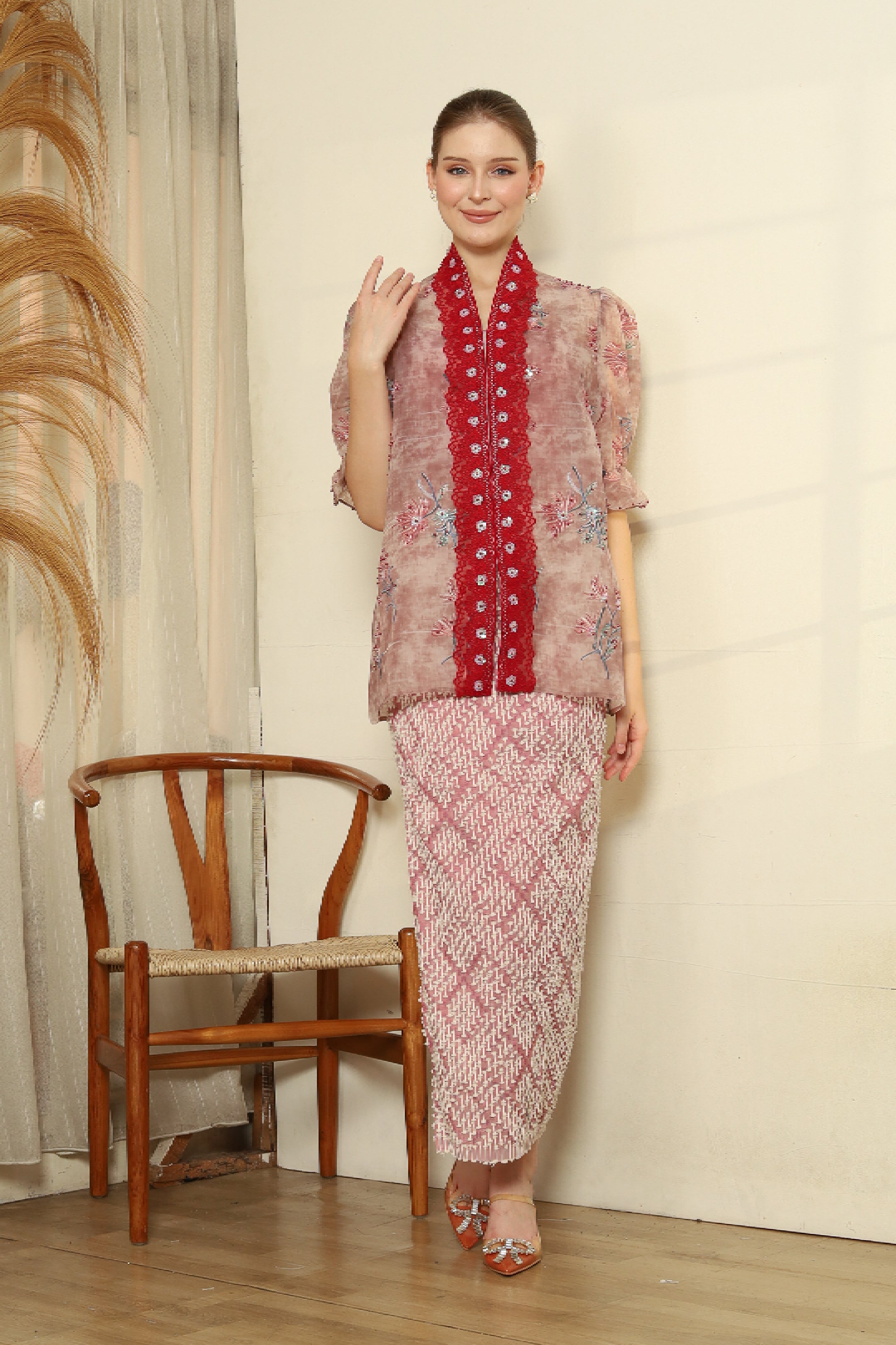 AT / Nirmala Top